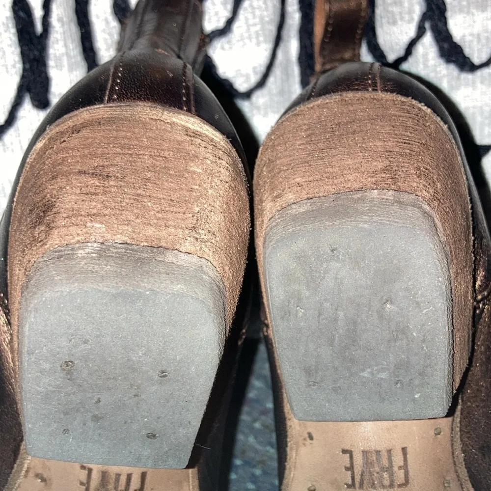 Frye| Sacha Chelsea Bronzed Bootie| Size 7B Pre Owned Condition - Picture 7 of 11